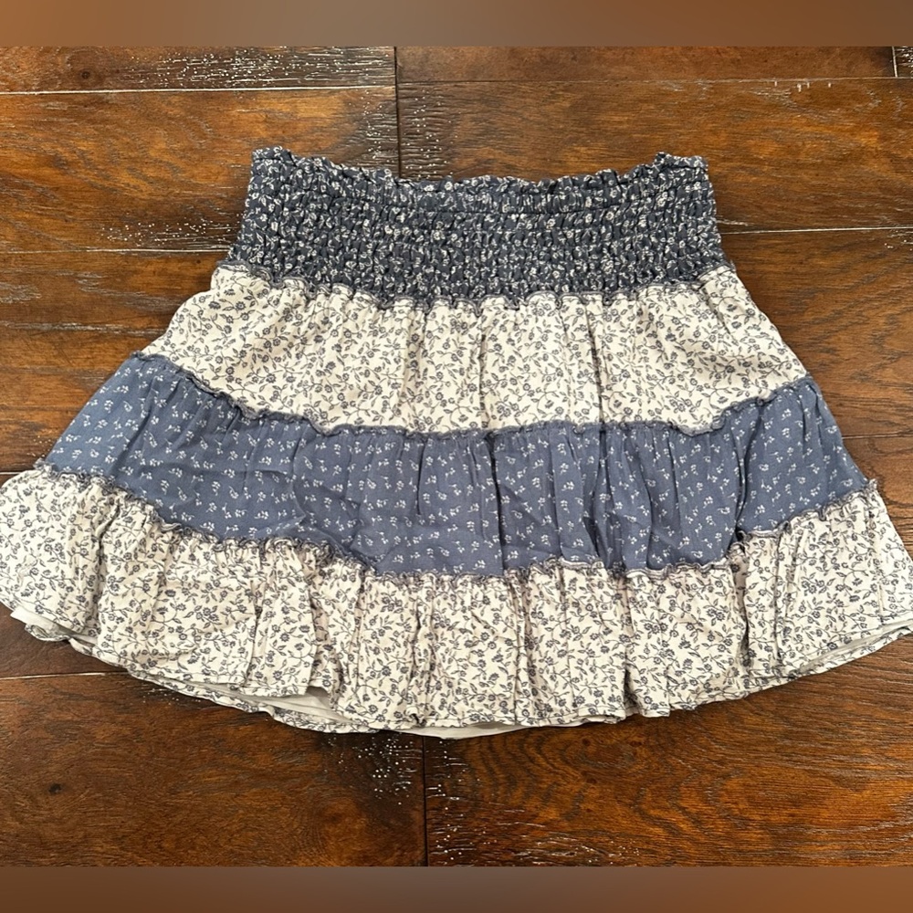 American Eagle - Blue Floral Mini Skirt